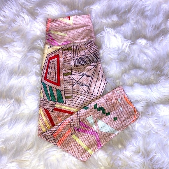 NIYAMA SOL Geometric Beachcomber Crop Leggings - Picture 7 of 12